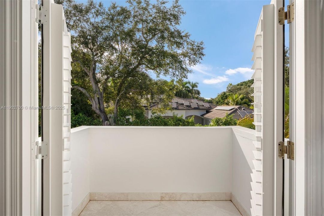 For Sale: $4,995,000 (5 beds, 5 baths, 6447 Square Feet)