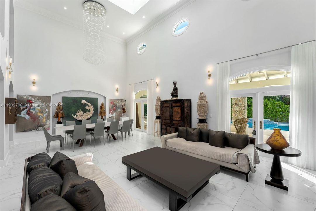 For Sale: $4,995,000 (5 beds, 5 baths, 6447 Square Feet)