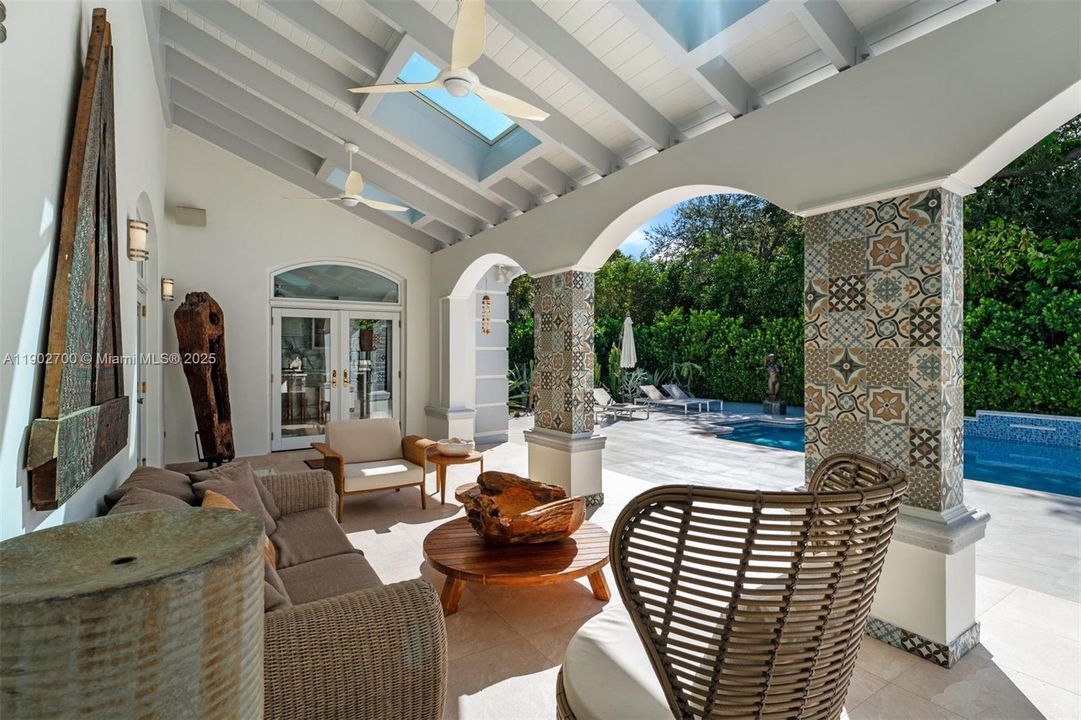 For Sale: $4,995,000 (5 beds, 5 baths, 6447 Square Feet)