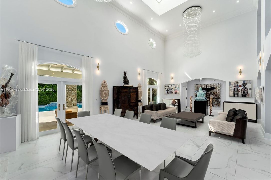 For Sale: $4,995,000 (5 beds, 5 baths, 6447 Square Feet)