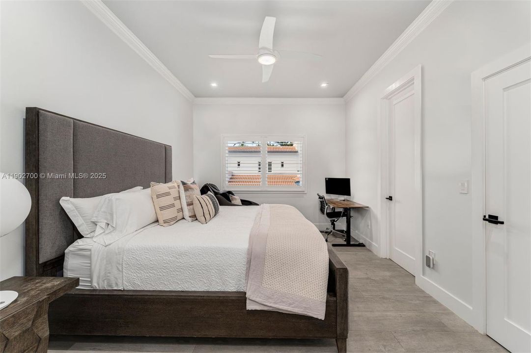 For Sale: $4,995,000 (5 beds, 5 baths, 6447 Square Feet)