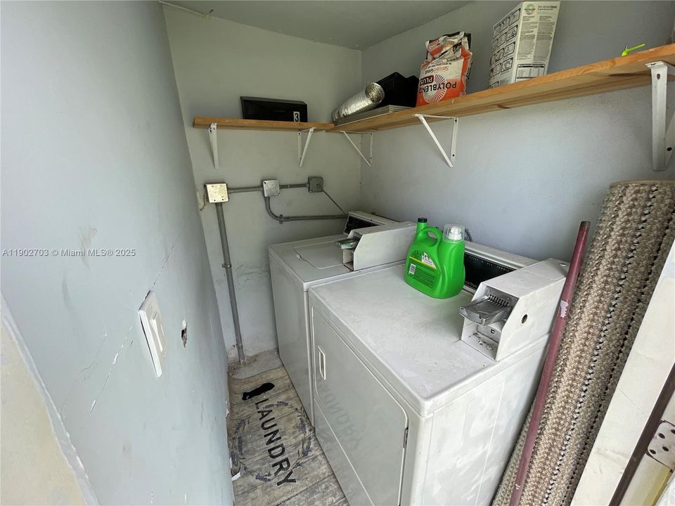 出租: $1,700 (1 贝兹, 1 浴室, 500 平方英尺)