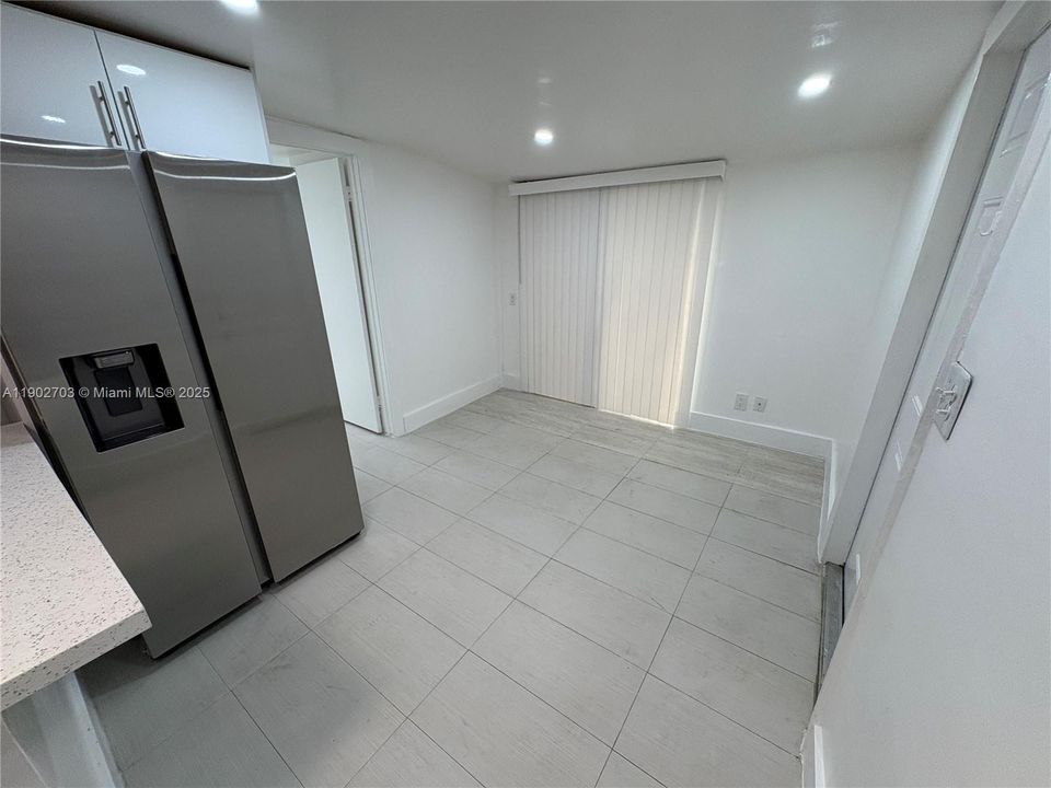 出租: $1,700 (1 贝兹, 1 浴室, 500 平方英尺)