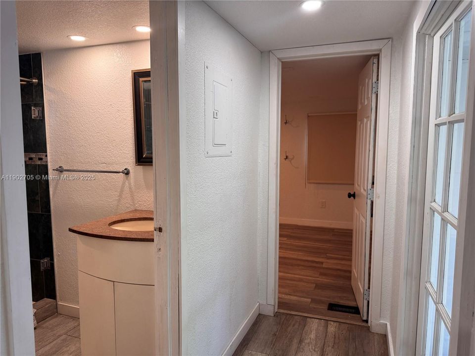 На продажу: $69,000 (2 спален, 2 ванн, 978 Квадратных фут)