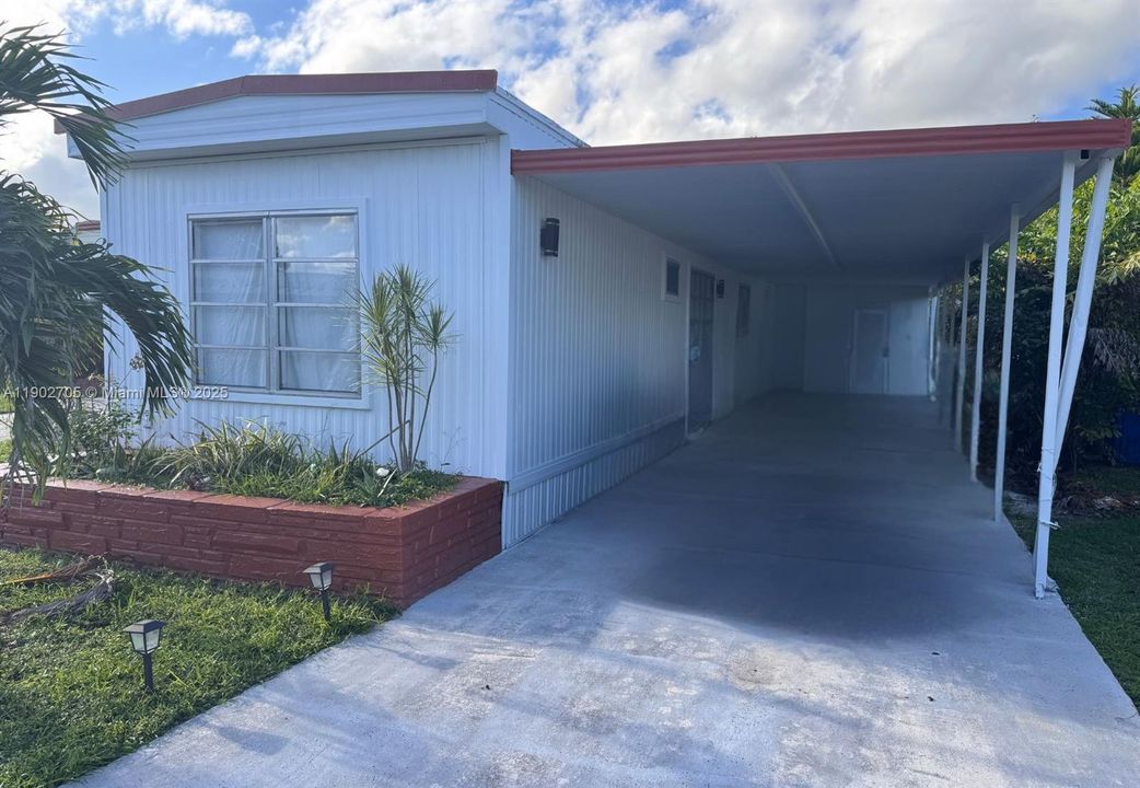 На продажу: $69,000 (2 спален, 2 ванн, 978 Квадратных фут)