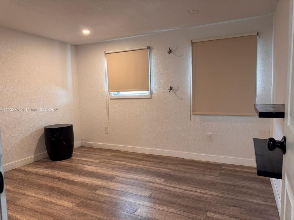 На продажу: $69,000 (2 спален, 2 ванн, 978 Квадратных фут)