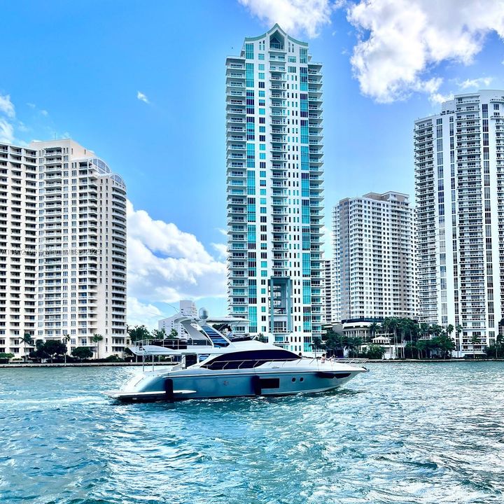 For Sale: $700,000 (2 beds, 2 baths, 1105 Square Feet)