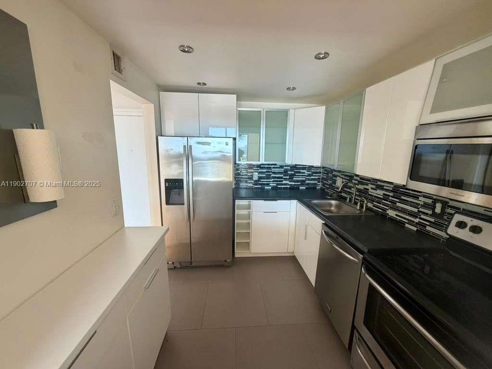 出租: $1,750 (1 贝兹, 1 浴室, 740 平方英尺)