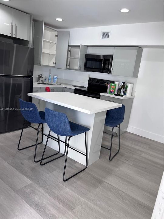 Recently Rented: $2,600 (2 beds, 1 baths, 0 Square Feet)