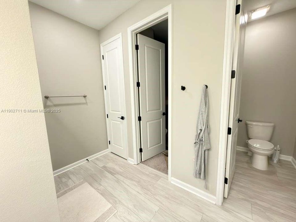 For Sale: $415,000 (4 beds, 2 baths, 1928 Square Feet)