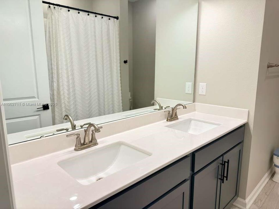 For Sale: $415,000 (4 beds, 2 baths, 1928 Square Feet)