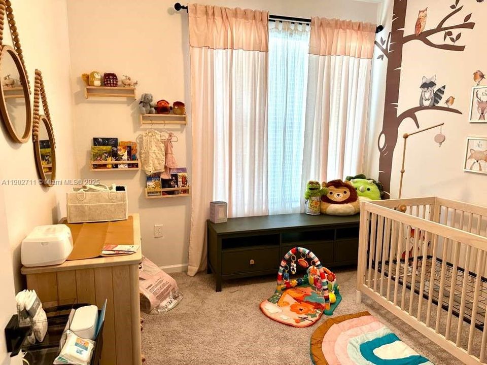 For Sale: $415,000 (4 beds, 2 baths, 1928 Square Feet)