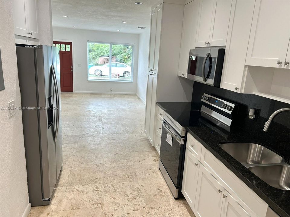 Recientemente alquilado: $2,500 (2 camas, 1 baños, 940 Pies cuadrados)