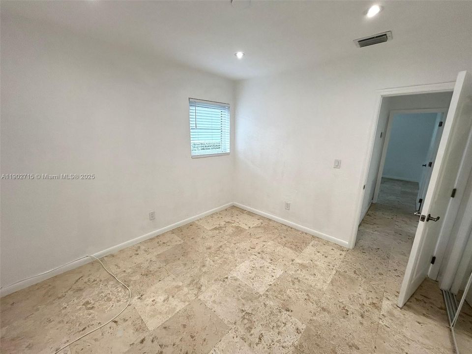 Recientemente alquilado: $2,500 (2 camas, 1 baños, 940 Pies cuadrados)