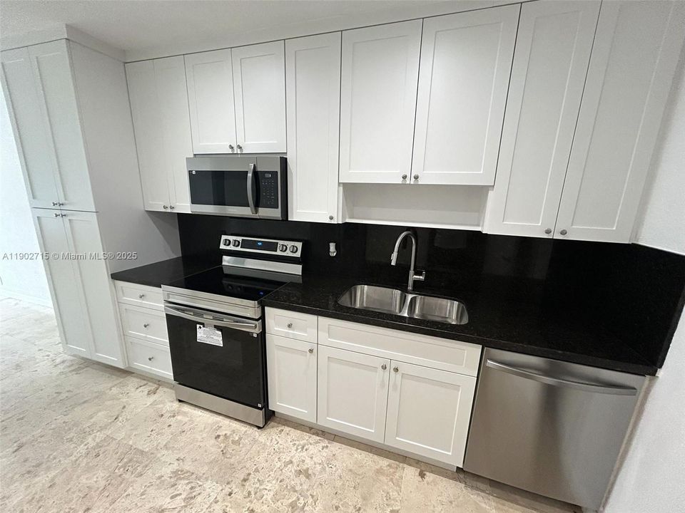 Recientemente alquilado: $2,500 (2 camas, 1 baños, 940 Pies cuadrados)