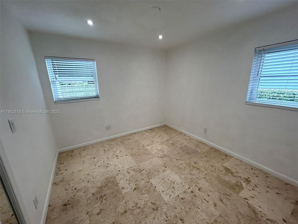 Recientemente alquilado: $2,500 (2 camas, 1 baños, 940 Pies cuadrados)