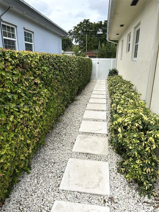 Recientemente alquilado: $2,500 (2 camas, 1 baños, 940 Pies cuadrados)