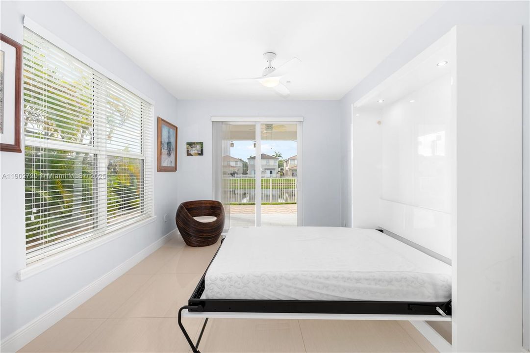 Под контрактом: $980,000 (4 спален, 3 ванн, 2648 Квадратных фут)