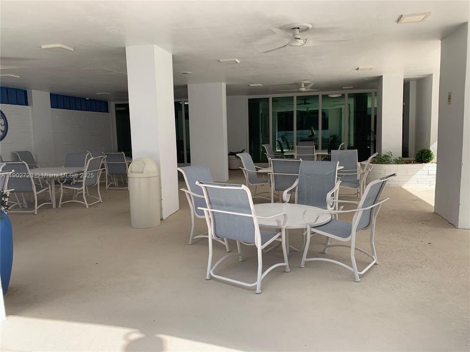 For Rent: $4,000 (2 beds, 2 baths, 1155 Square Feet)