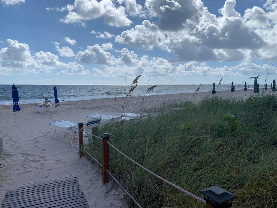 For Rent: $4,000 (2 beds, 2 baths, 1155 Square Feet)