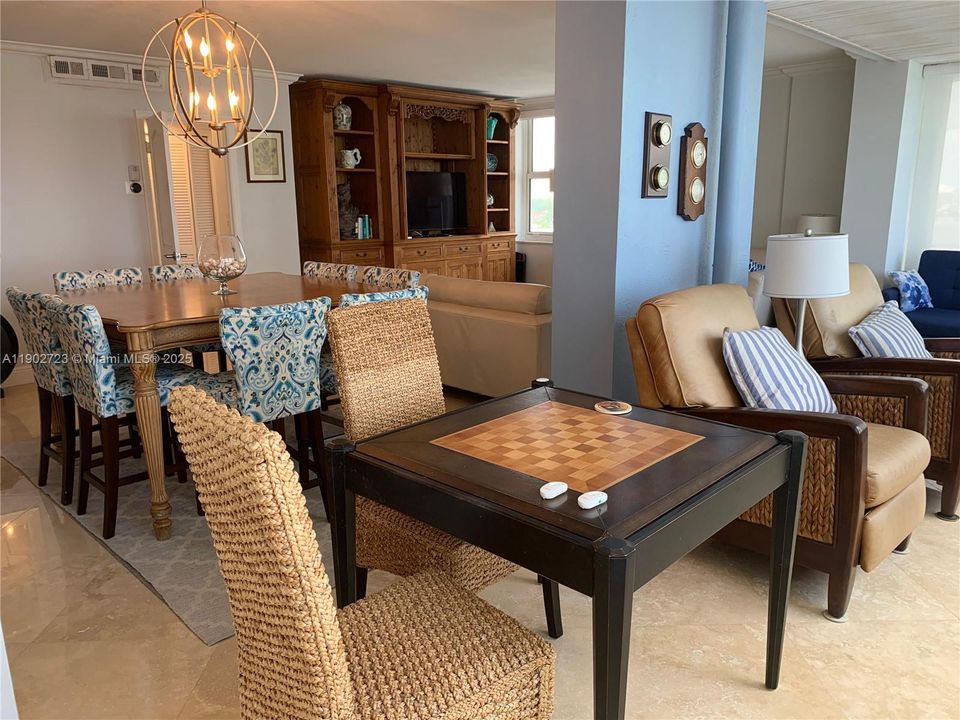 For Rent: $4,000 (2 beds, 2 baths, 1155 Square Feet)