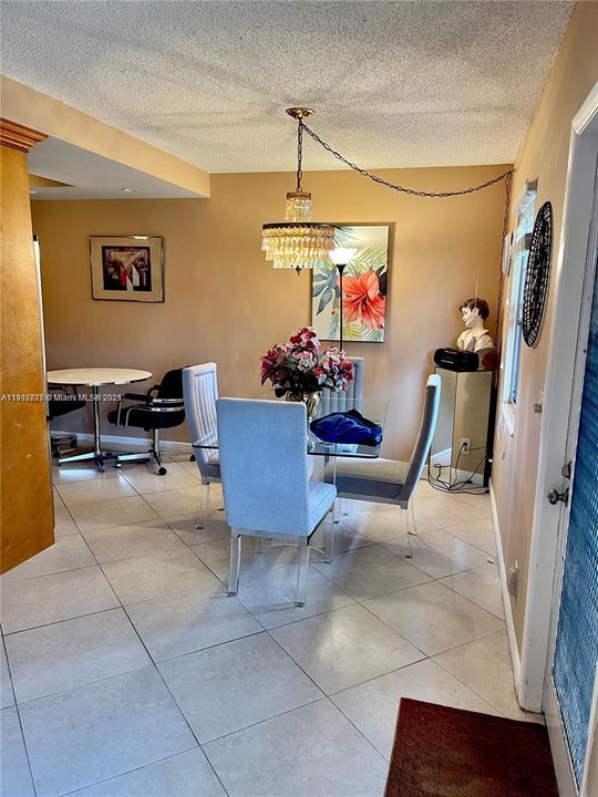 For Rent: $1,799 (2 beds, 2 baths, 896 Square Feet)