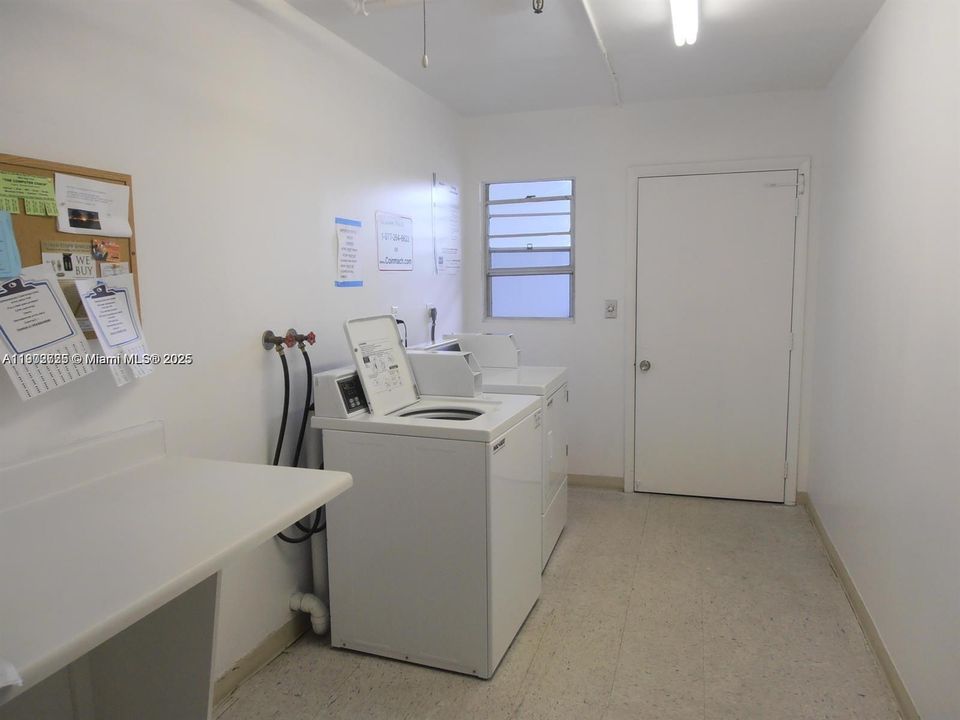 For Rent: $1,799 (2 beds, 2 baths, 896 Square Feet)