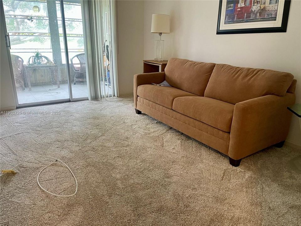 For Rent: $1,799 (2 beds, 2 baths, 896 Square Feet)