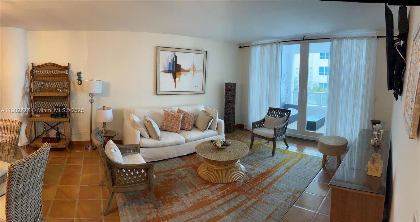 For Rent: $3,200 (1 beds, 1 baths, 938 Square Feet)