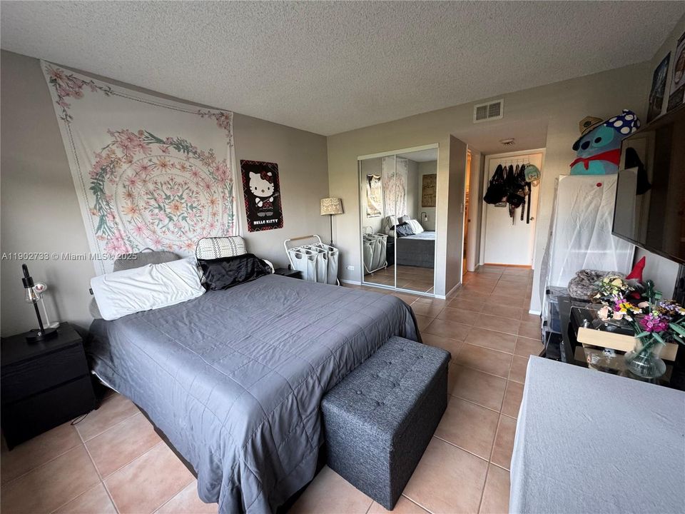 For Sale: $129,000 (1 beds, 1 baths, 800 Square Feet)