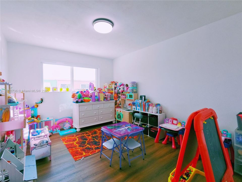 最近售出: $500,000 (3 贝兹, 2 浴室, 1606 平方英尺)