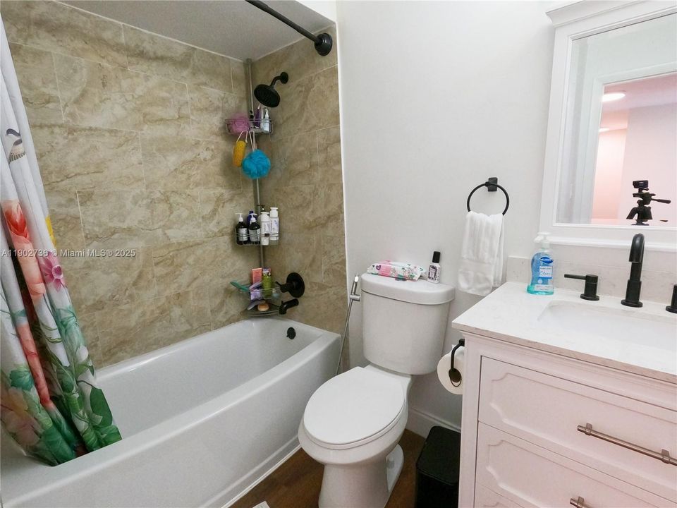 最近售出: $500,000 (3 贝兹, 2 浴室, 1606 平方英尺)