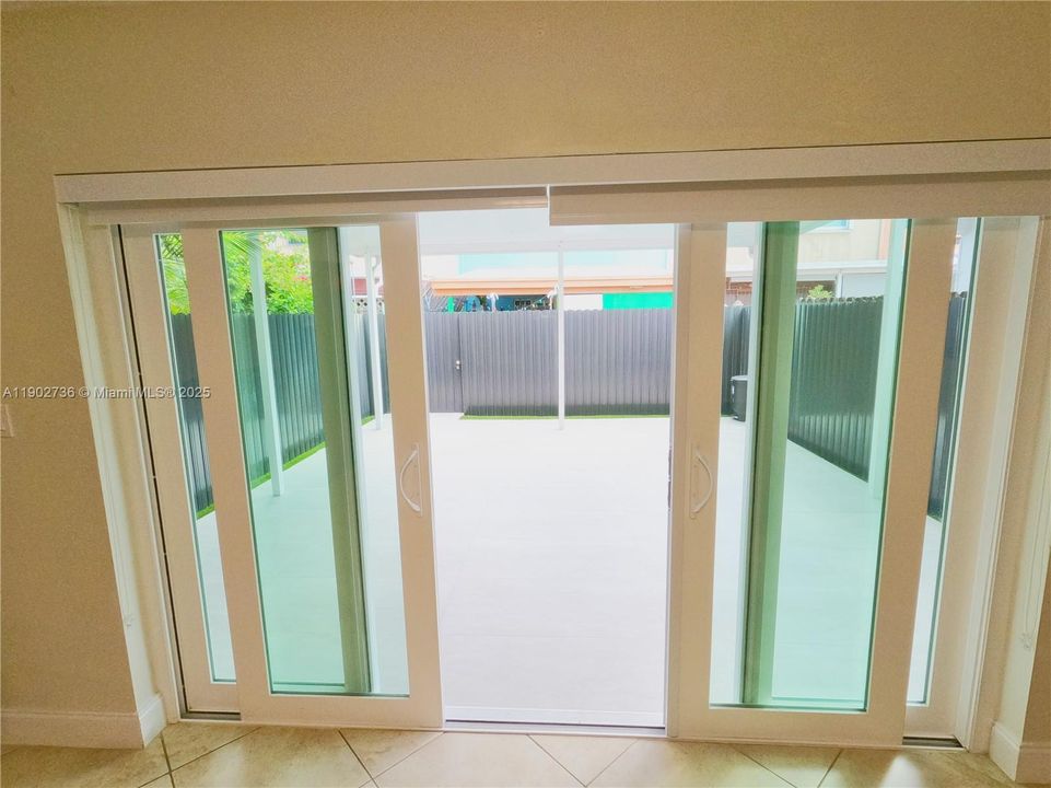 最近售出: $500,000 (3 贝兹, 2 浴室, 1606 平方英尺)