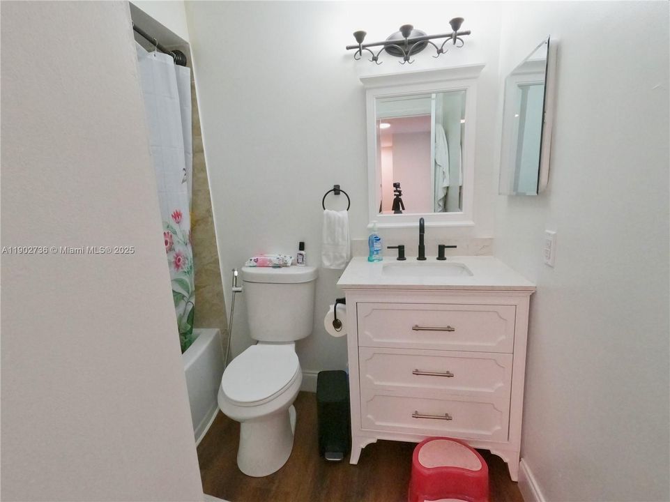 最近售出: $500,000 (3 贝兹, 2 浴室, 1606 平方英尺)