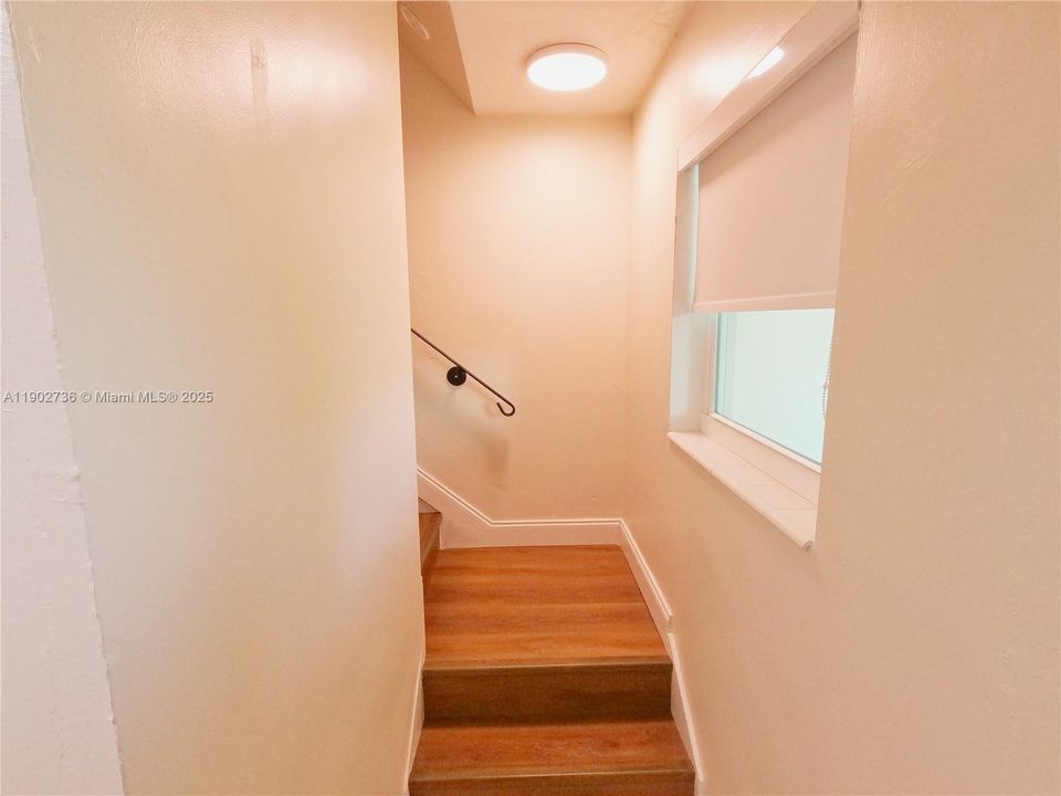 最近售出: $500,000 (3 贝兹, 2 浴室, 1606 平方英尺)