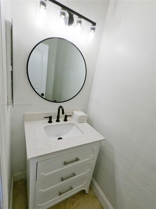 最近售出: $500,000 (3 贝兹, 2 浴室, 1606 平方英尺)