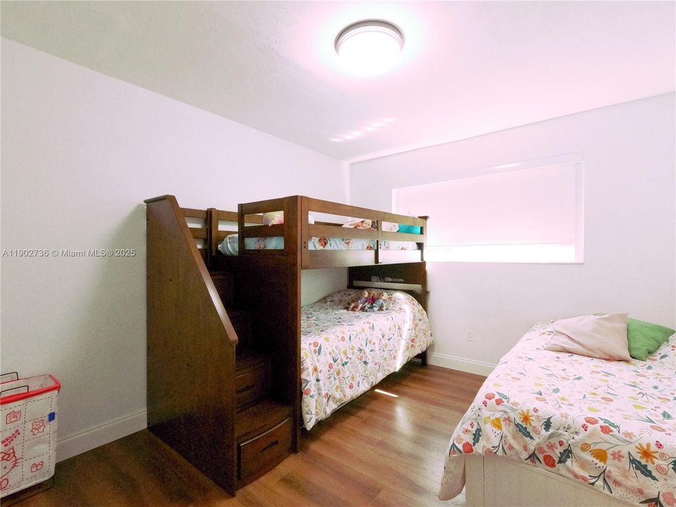 最近售出: $500,000 (3 贝兹, 2 浴室, 1606 平方英尺)