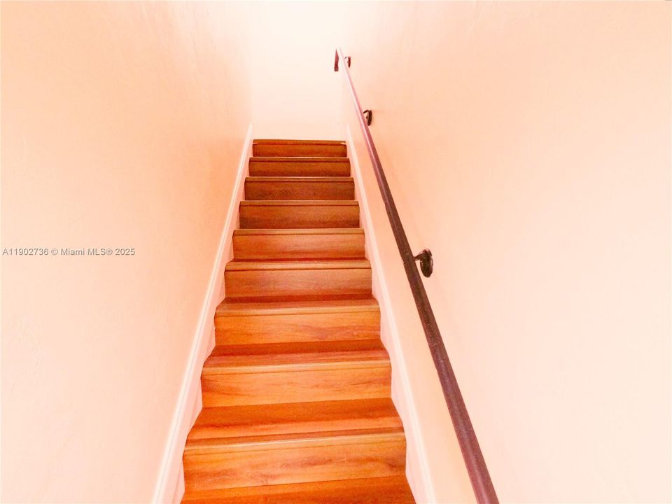 最近售出: $500,000 (3 贝兹, 2 浴室, 1606 平方英尺)