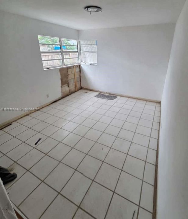 En Venta: $280,000 (2 camas, 1 baños, 880 Pies cuadrados)