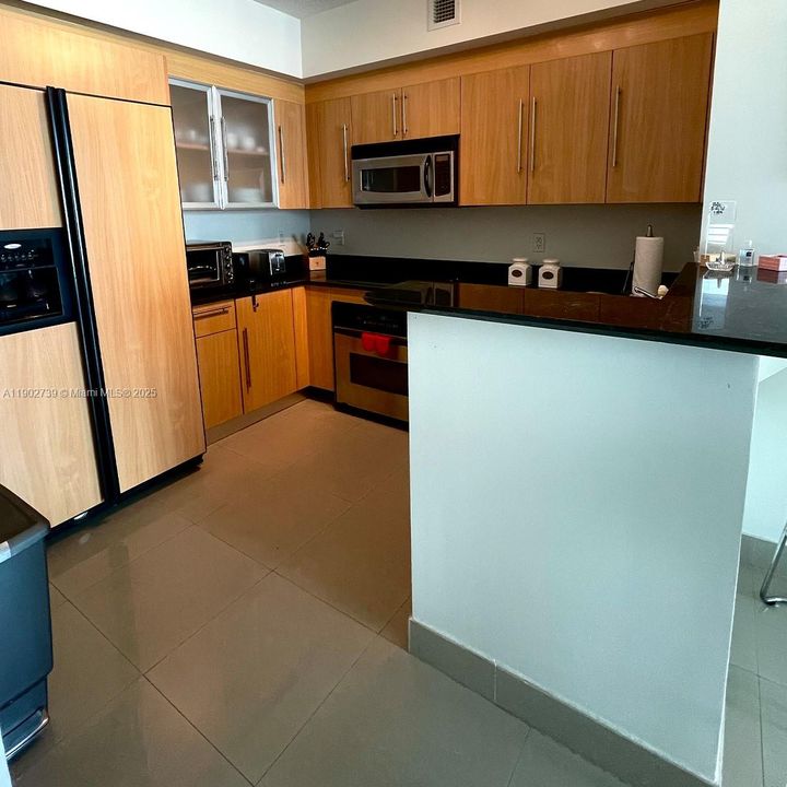 For Rent: $4,000 (2 beds, 2 baths, 1105 Square Feet)