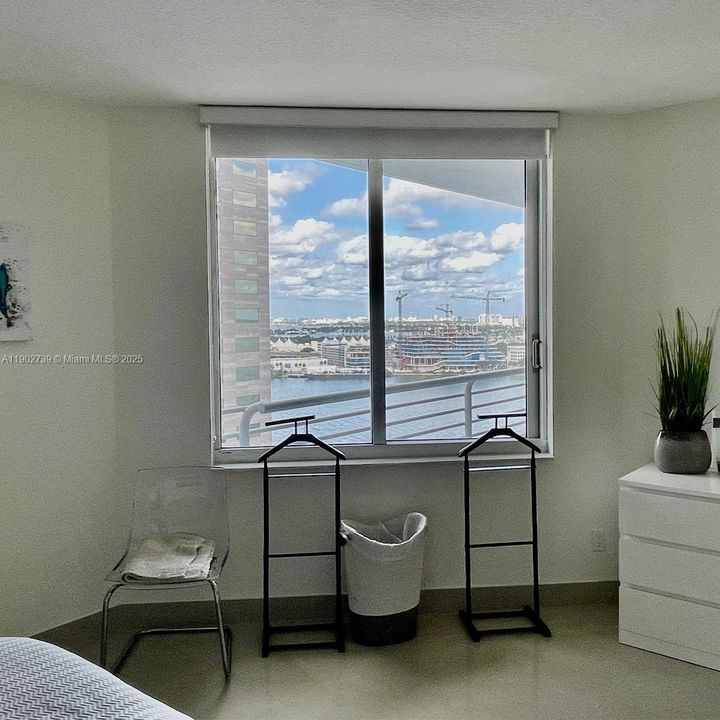 For Rent: $4,000 (2 beds, 2 baths, 1105 Square Feet)