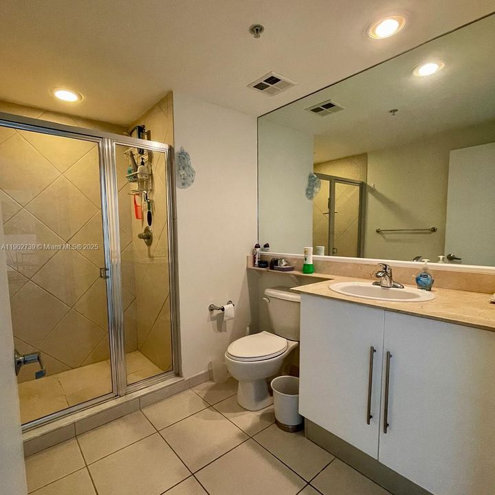 For Rent: $4,000 (2 beds, 2 baths, 1105 Square Feet)