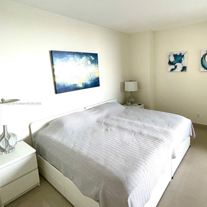 For Rent: $4,000 (2 beds, 2 baths, 1105 Square Feet)