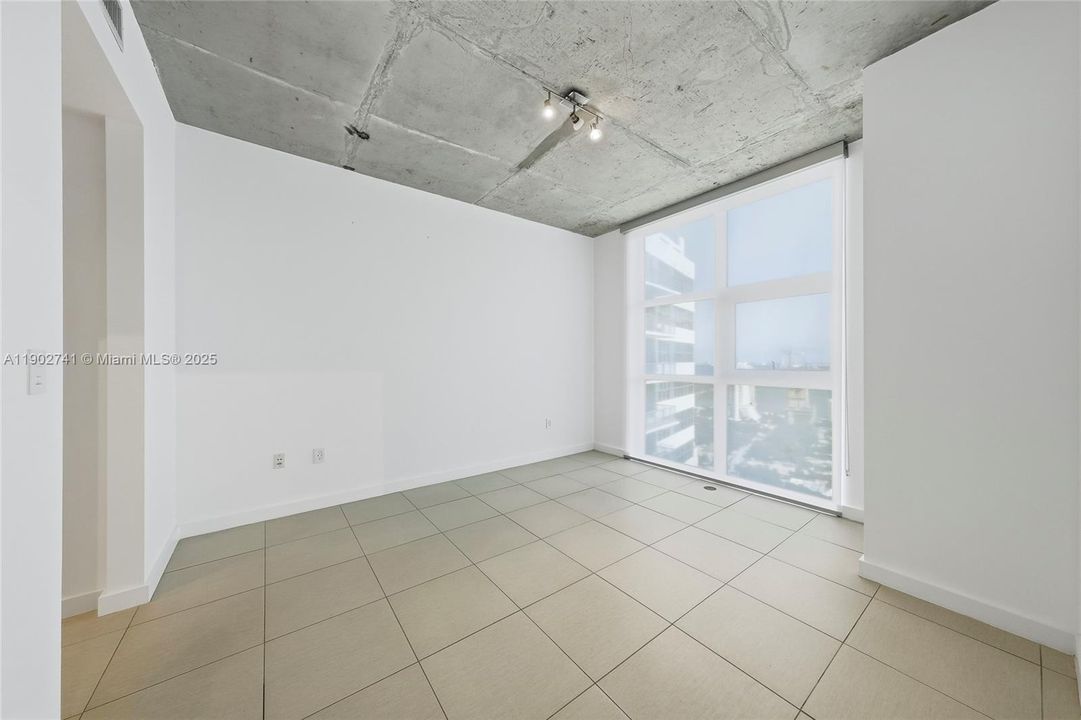 Recently Sold: $735,000 (2 beds, 2 baths, 1142 Square Feet)