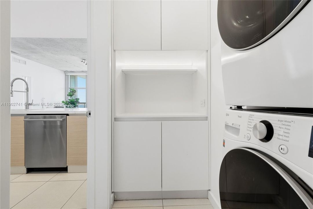 Recently Sold: $735,000 (2 beds, 2 baths, 1142 Square Feet)