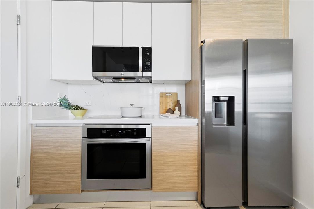 Recently Sold: $735,000 (2 beds, 2 baths, 1142 Square Feet)