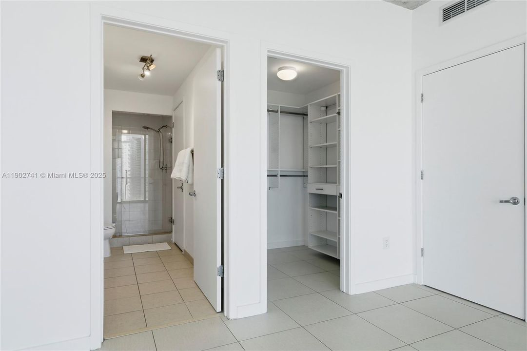 Recently Sold: $735,000 (2 beds, 2 baths, 1142 Square Feet)