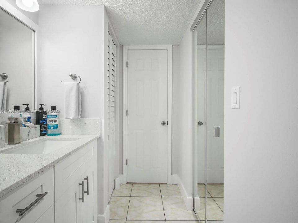 Recently Rented: $2,100 (2 beds, 1 baths, 721 Square Feet)