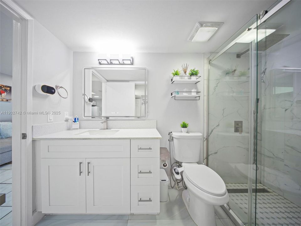 Recently Rented: $2,100 (2 beds, 1 baths, 721 Square Feet)