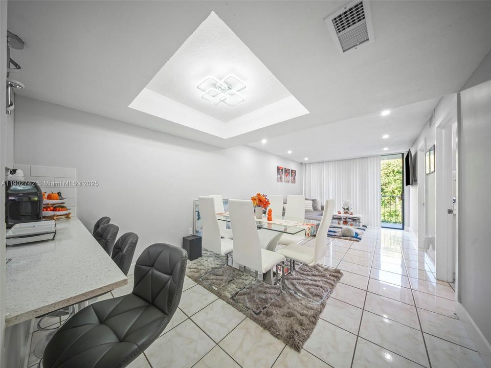 Recently Rented: $2,100 (2 beds, 1 baths, 721 Square Feet)